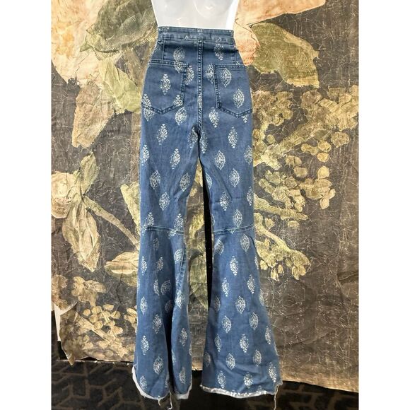 New Free People We The Free Just Float On Flare Jeans Size 26 - Picture 5 of 9